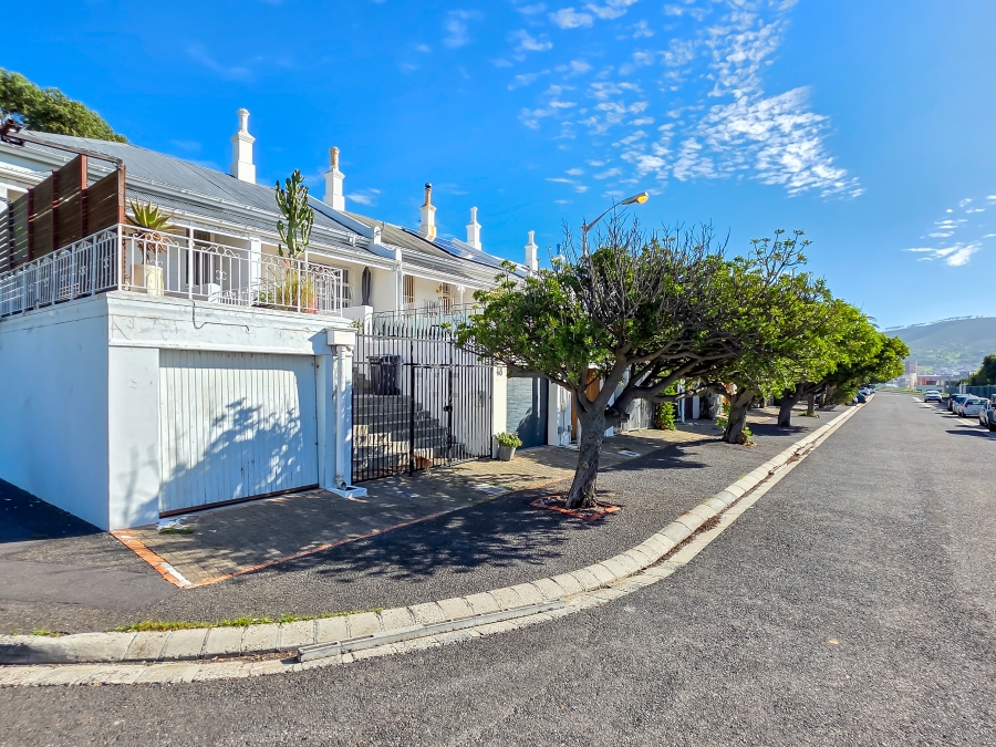 2 Bedroom Property for Sale in Zonnebloem Western Cape